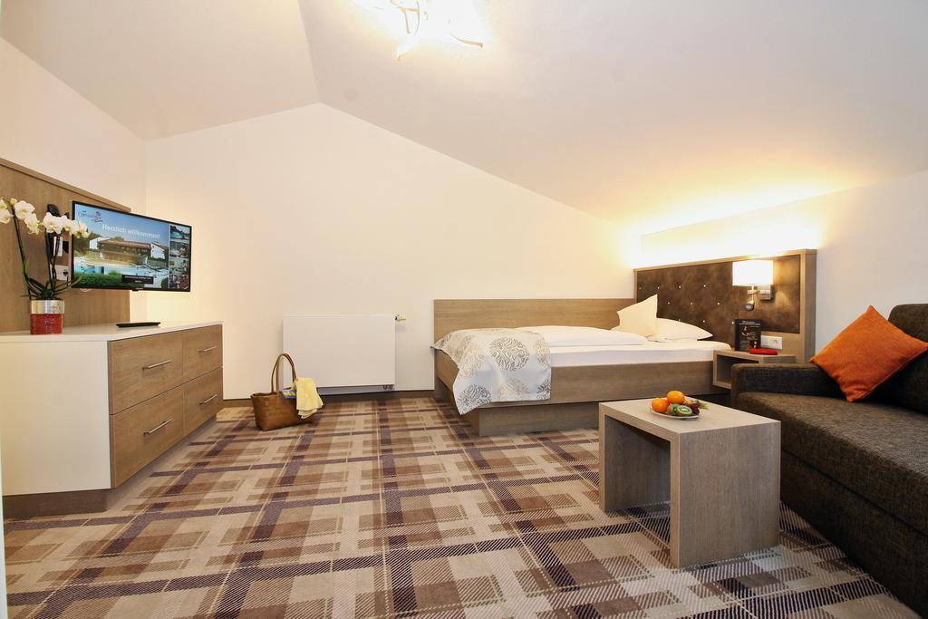 באד בירנבאך Hotel Chrysantihof מראה חיצוני תמונה