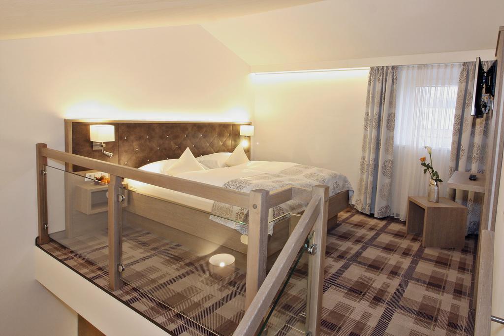באד בירנבאך Hotel Chrysantihof מראה חיצוני תמונה