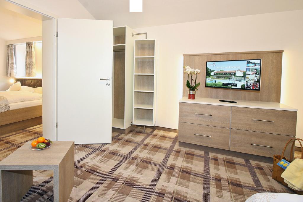 באד בירנבאך Hotel Chrysantihof מראה חיצוני תמונה